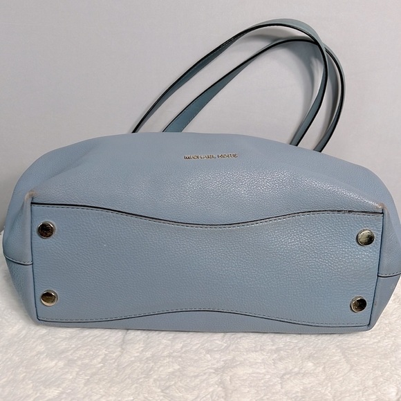 Micheal Kors Raven Large Pebbled Leather Shoulder Bag - Picture 14 of 16